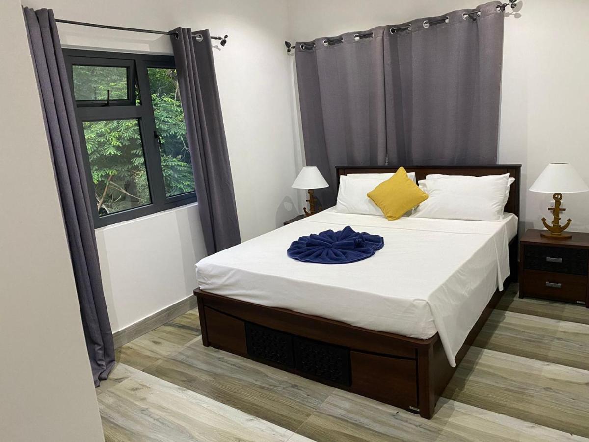 Jasmine Stay Self-Catering Apartments Victoria Ngoại thất bức ảnh