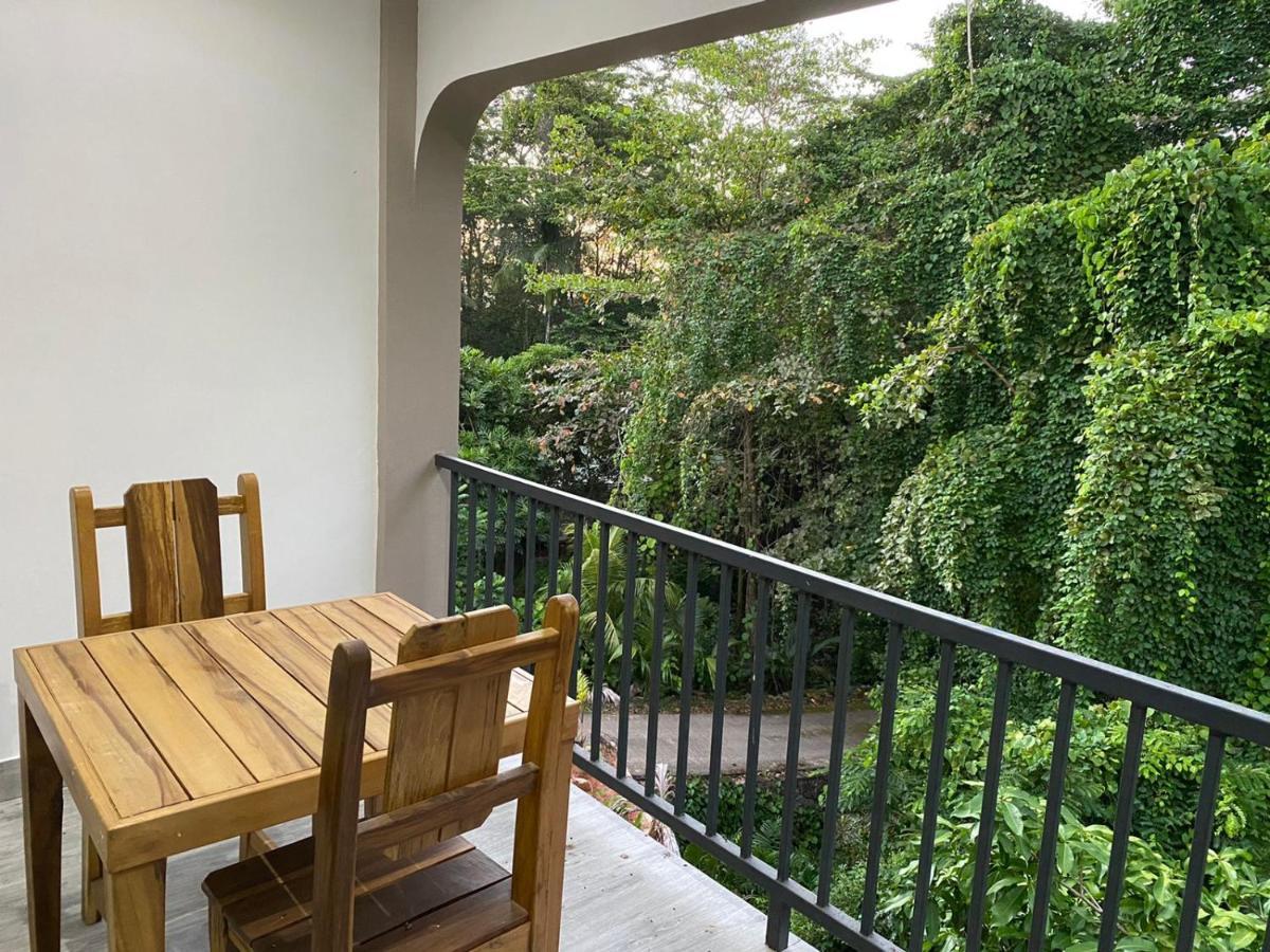 Jasmine Stay Self-Catering Apartments Victoria Ngoại thất bức ảnh