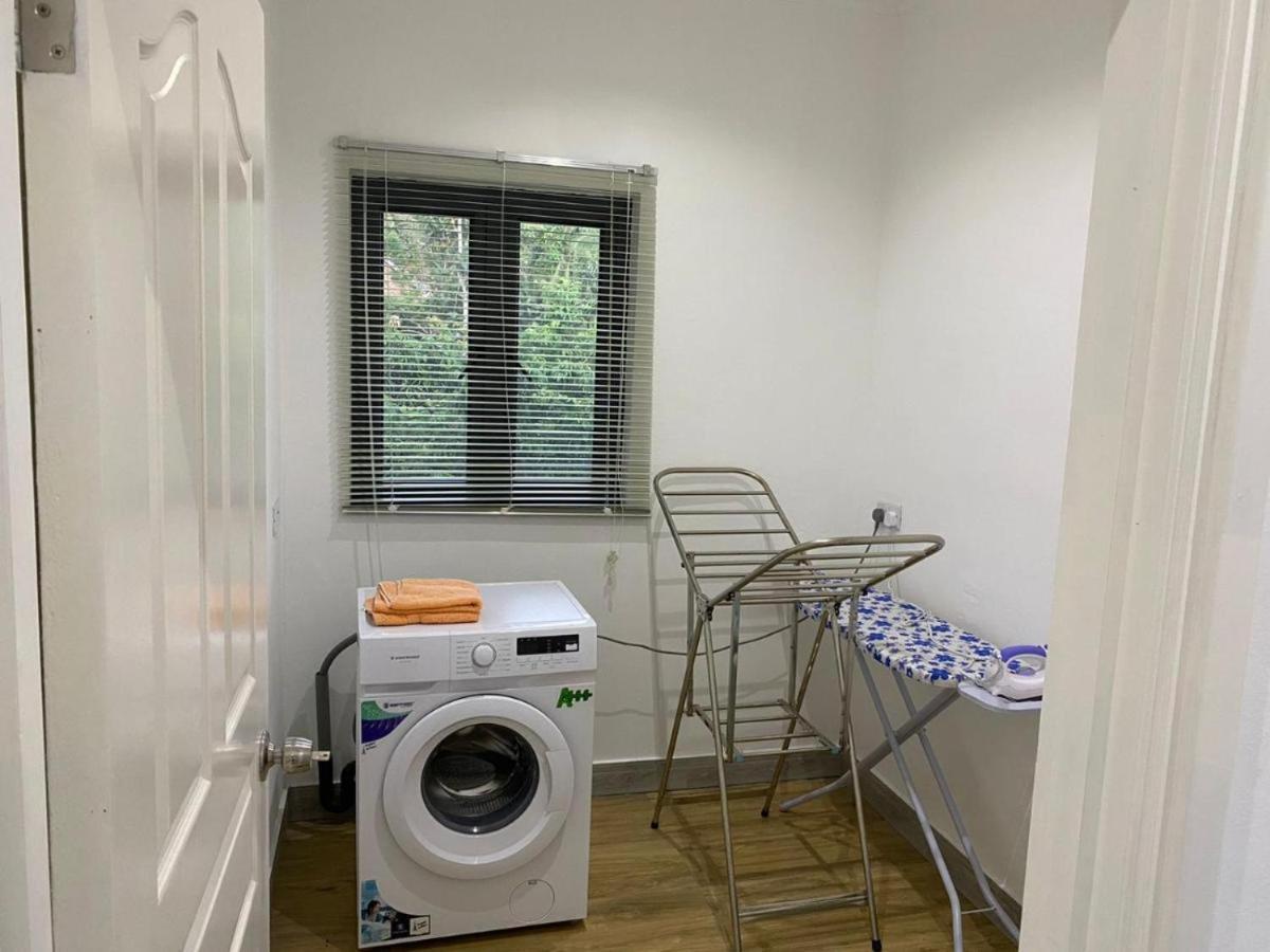 Jasmine Stay Self-Catering Apartments Victoria Ngoại thất bức ảnh